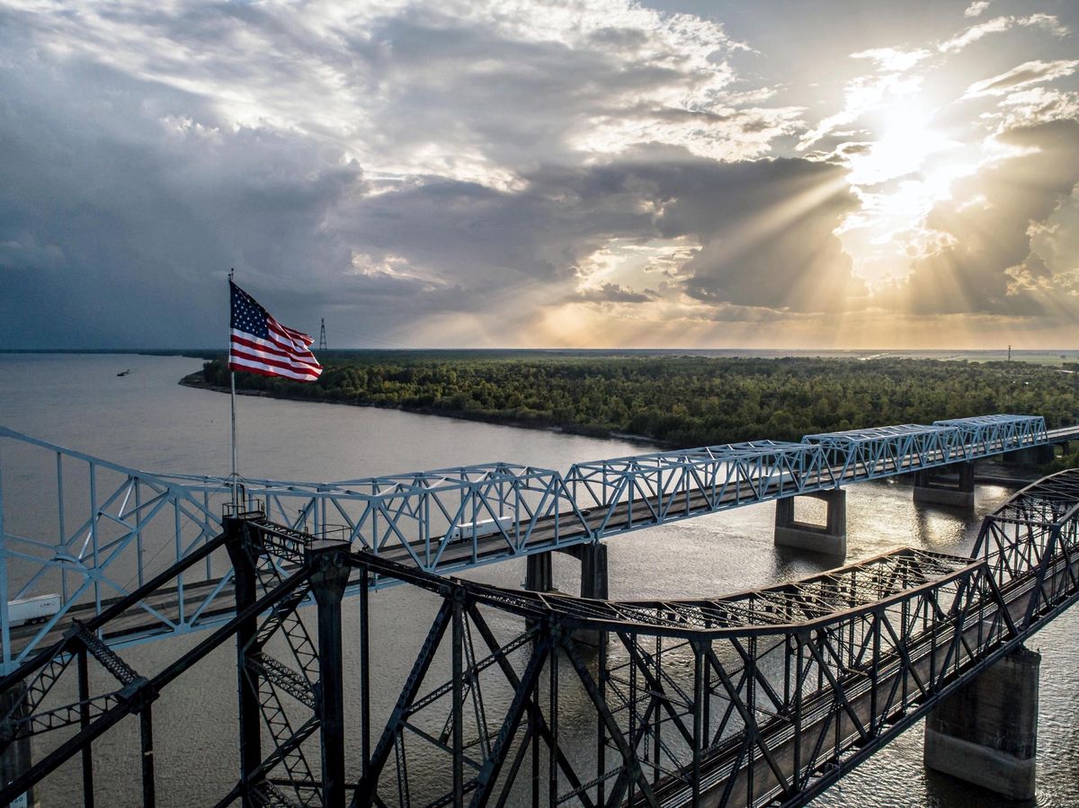 Demnach gehen in Mississippi etwa bereits 45 Prozent der Neuinfektionen auf diese Delta-Subform zurück, Demnach gehen in Mississippi etwa bereits 45 Prozent der Neuinfektionen auf diese Delta-Subform zurück,
