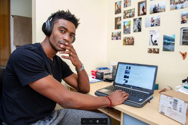 A Cause D Une Fraude En Ligne Des Colis S Accumulent Dans Sa Boite Aux Lettres 24 Heures