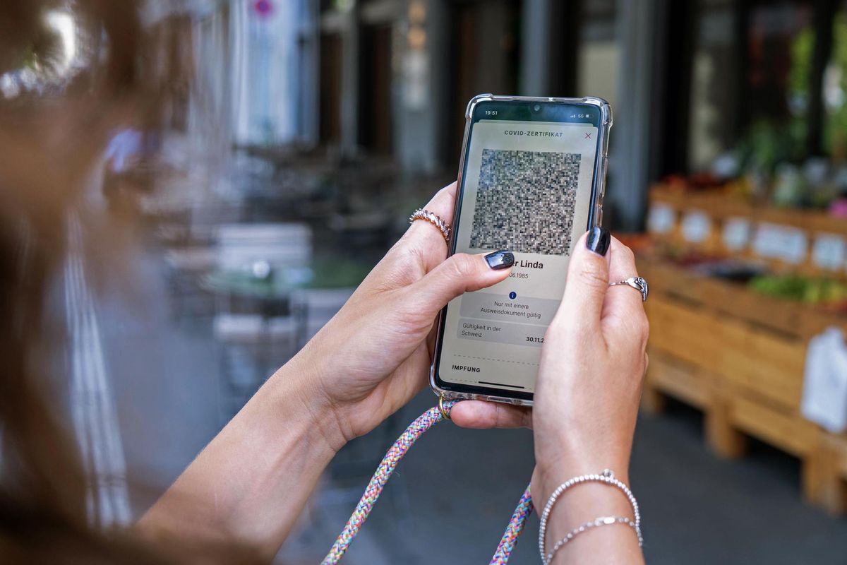 Der Bundesrat spielt mit dem Gedanken, den Gebrauch des Covid-Zertifikats auszuweiten. Der Bundesrat spielt mit dem Gedanken, den Gebrauch des Covid-Zertifikats auszuweiten.