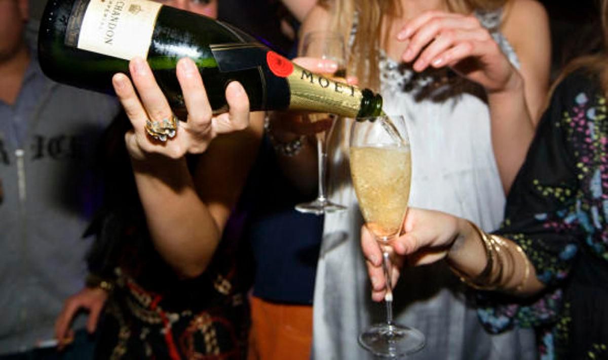 In einzelnen Fällen seien neben dem Einfluss von Alkohol auch K.O.-Tropfen im Spiel. In einzelnen Fällen seien neben dem Einfluss von Alkohol auch K.O.-Tropfen im Spiel.