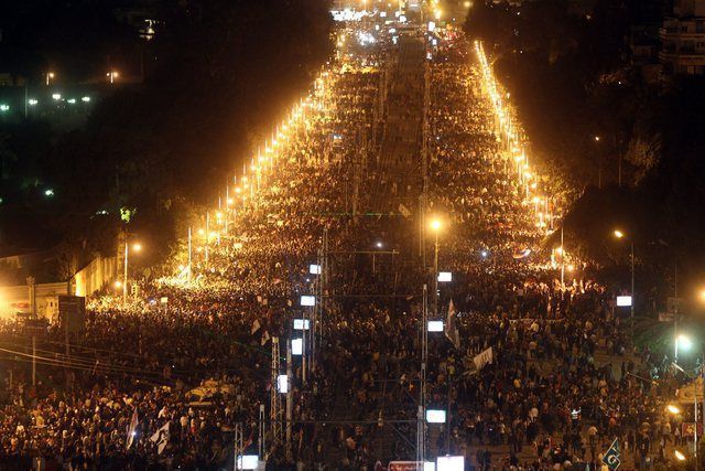 Vendredi soir, des milliers d'opposants au président islamiste Mohamed Morsi sont à nouveau descendus dans la rue.