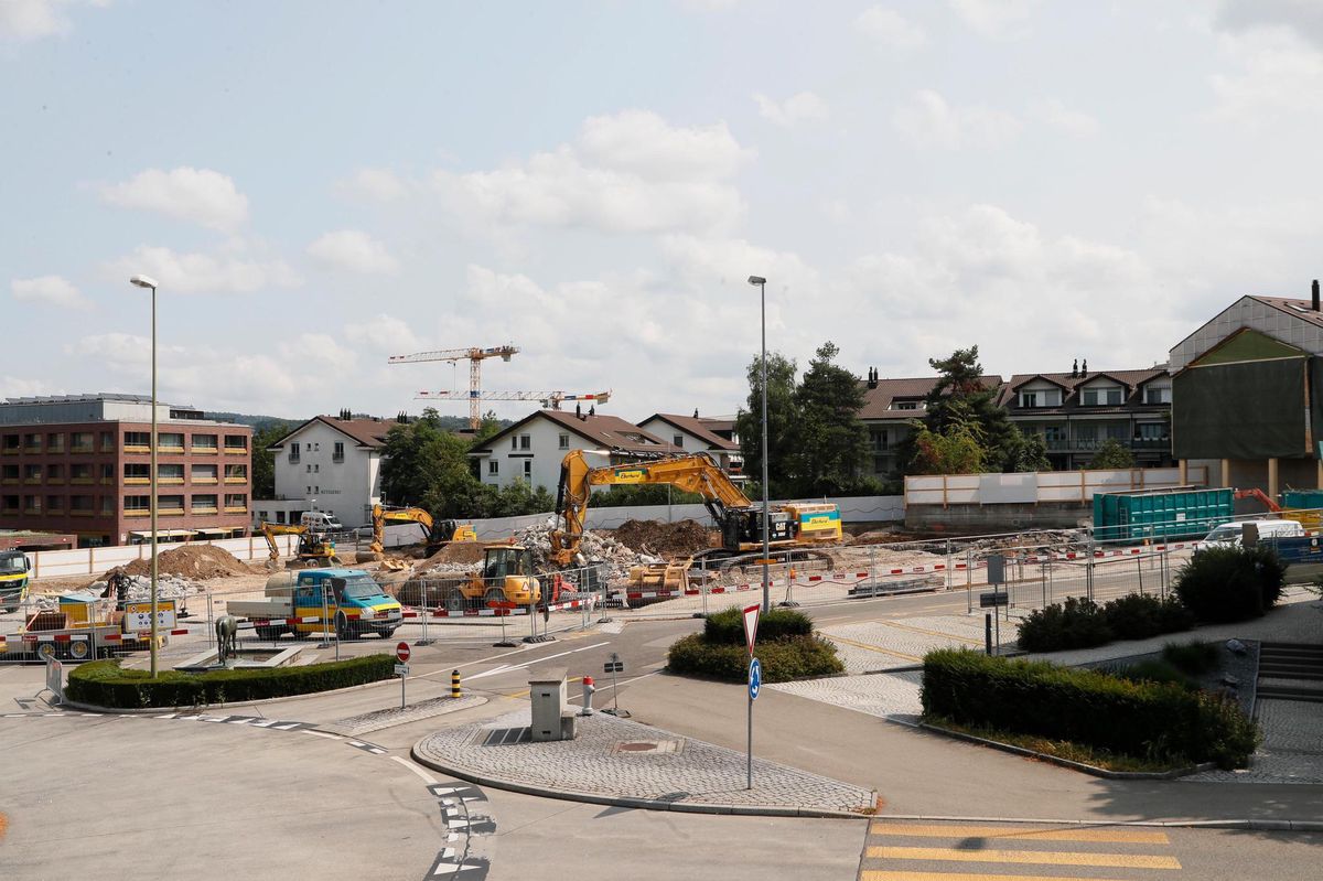Grossbaustelle in Kloten – Die alte Häuserzeile liegt am Boden - Vimarsana News
