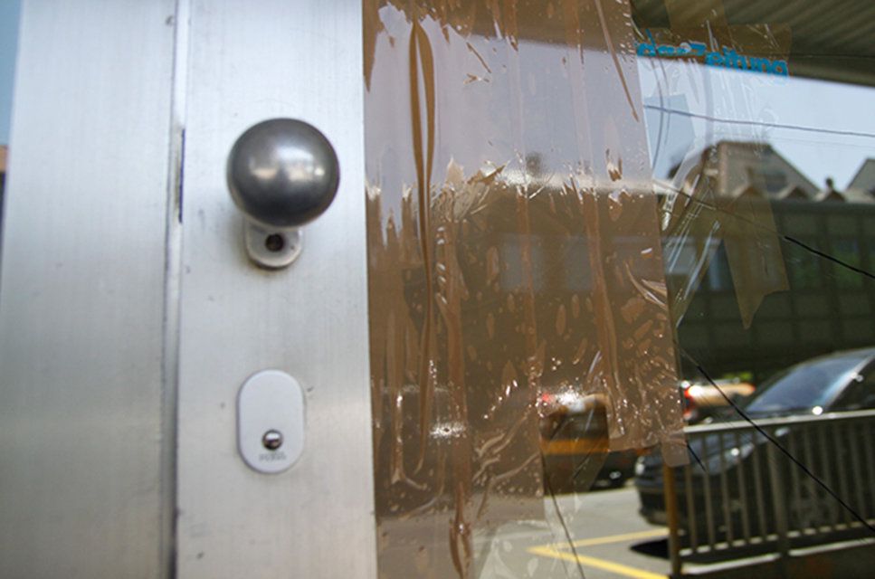 Unbekannte bewarfen das Medienhaus, das auch den «Bund» beherbergt, betroffen waren auch die Berner Medien «TeleBärn», «Radio Energy» und «Berner Zeitung».