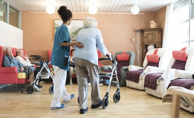 So teuer wird die Pflege alter Menschen | Der Bund