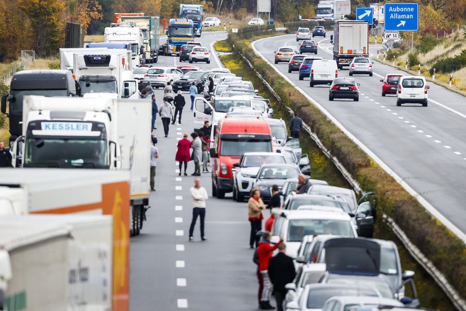 Un Accident De Camions Entraine Un Bouchon Geant Sur L Autoroute 24 Heures