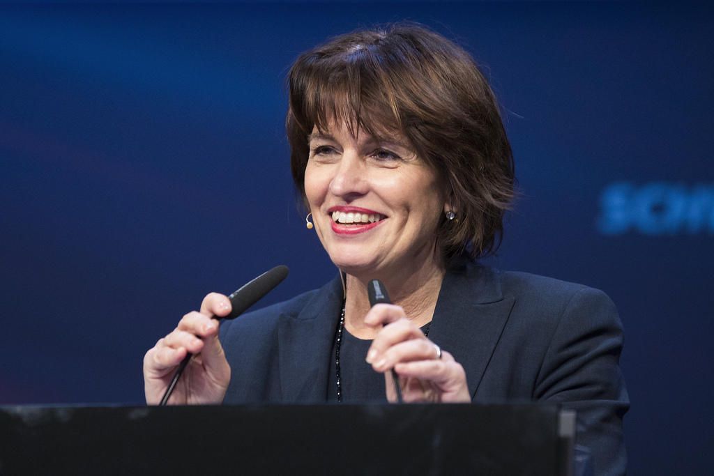 Leuthard habe alles gemacht, um eine Diskussion über die SRG abzuwenden und den Status quo zu bewahren. «Dass sie nun kurz vor ihrem Rücktritt der SRG noch diese Jackpot-Konzession als Abschiedsgeschenk machen will, ist die Höhe», sagt Rutz.