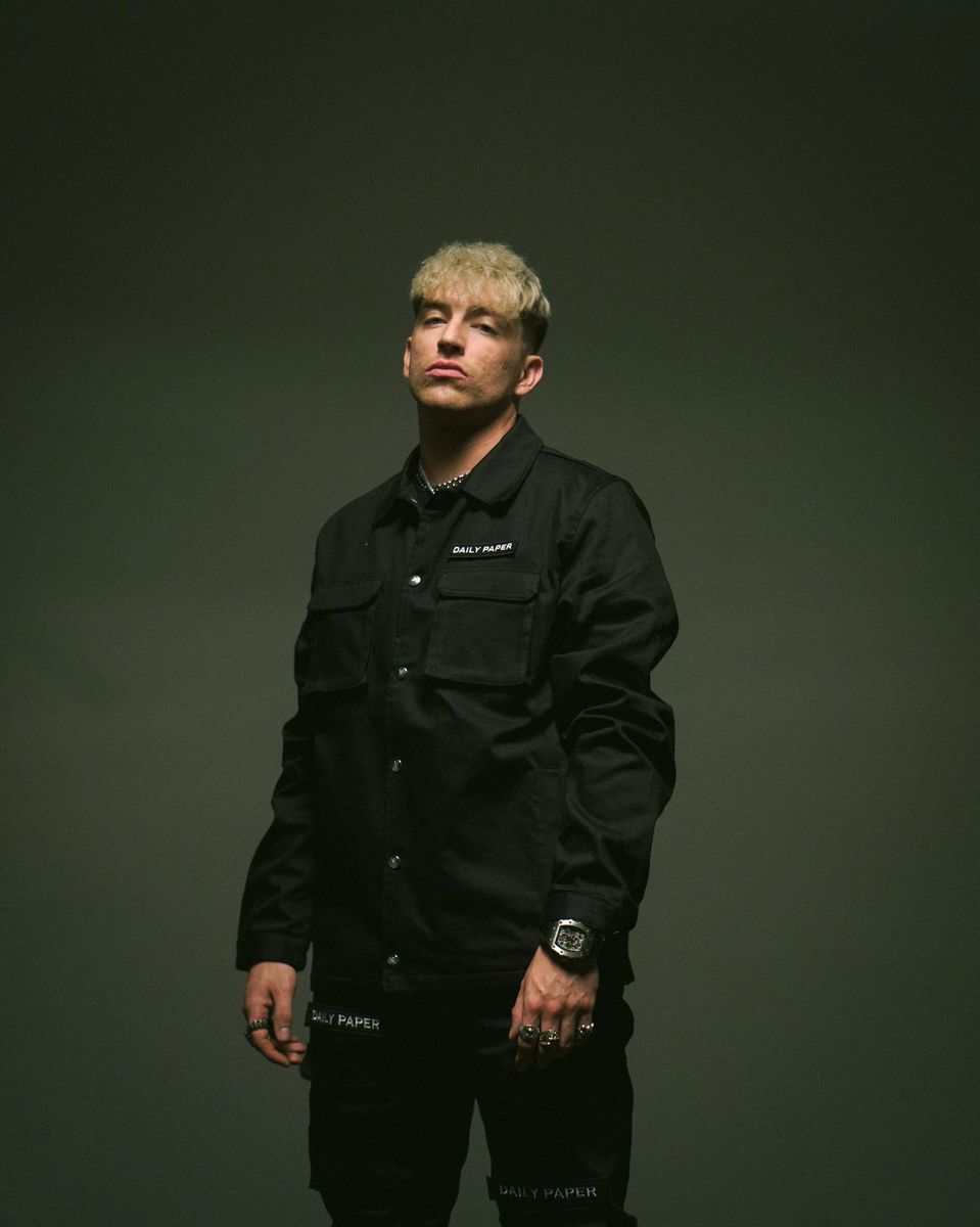 Lloyd P-White macht schon einige Jahre im DIY-Stil Musik und das funktioniert ziemlich gut. Lloyd P-White macht schon einige Jahre im DIY-Stil Musik und das funktioniert ziemlich gut.