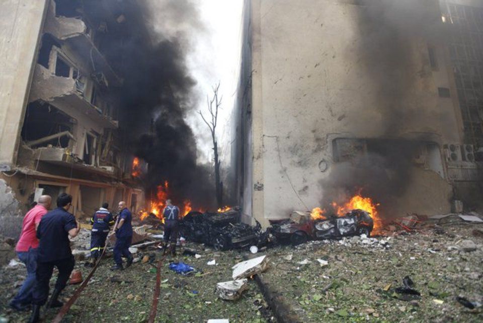 Selon le responsable des opérations de la Croix-Rouge, Georges Kettané, au moins 37 personnes ont été blessées dans l'explosion près de la place Sassine, dans le quartier chrétien d'Achrafieh.