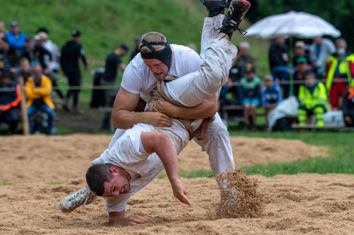 Emmentalisches Schwingfest – Kann Matthias Aeschbacher seine Siegesserie fortsetzen? - Vimarsana News