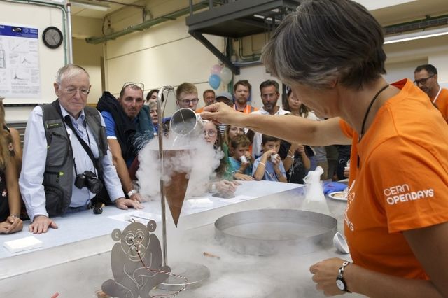 Geneve Cern 75 39 000 Curieux Ont Afflue Aux Portes Ouvertes Tribune De Geneve