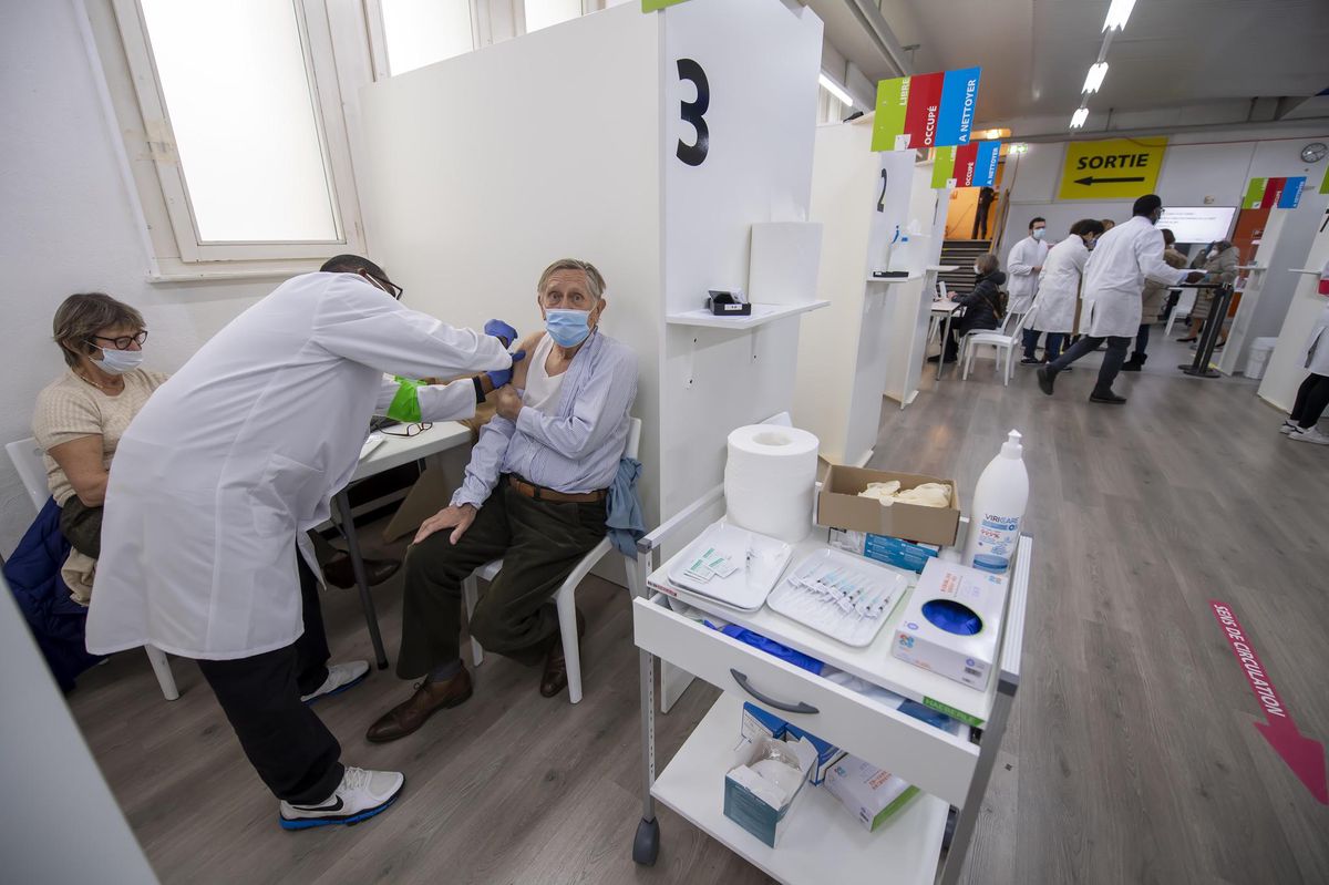Crise sanitaire – Pour freiner la quatrième vague, l'urgence de la vaccination - Vimarsana News