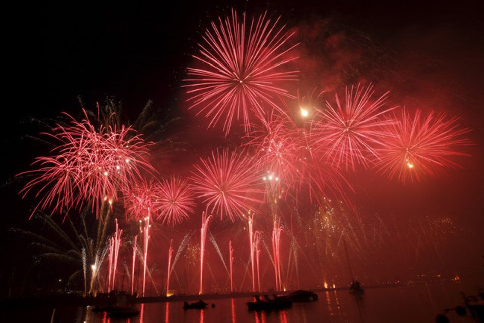 Fetes De Geneve Les Plus Belles Images Du Feu D Artifice Des Fetes De Geneve Le Matin
