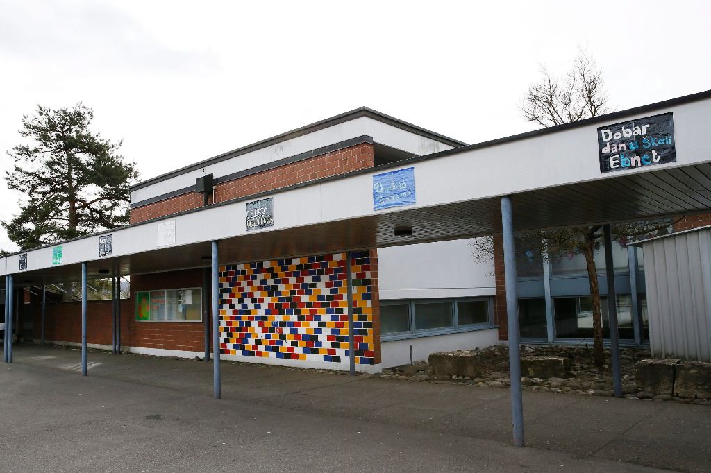 Das Schulhaus Ebnet kann saniert werden | Zürcher Unterländer