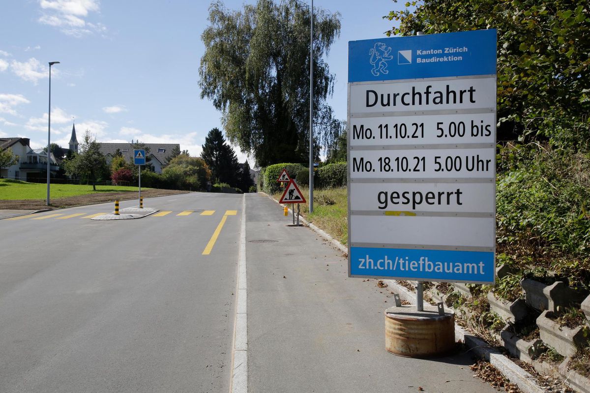 Baustelle auf Wädenswilerstrasse – Vollsperrung im Zentrum von Schönenberg verärgert Anwohner - Vimarsana News