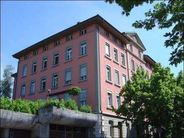 Die Schule Rain in Ittigen warnt Eltern in einem Schreiben. Die Schule Rain in Ittigen warnt Eltern in einem Schreiben.