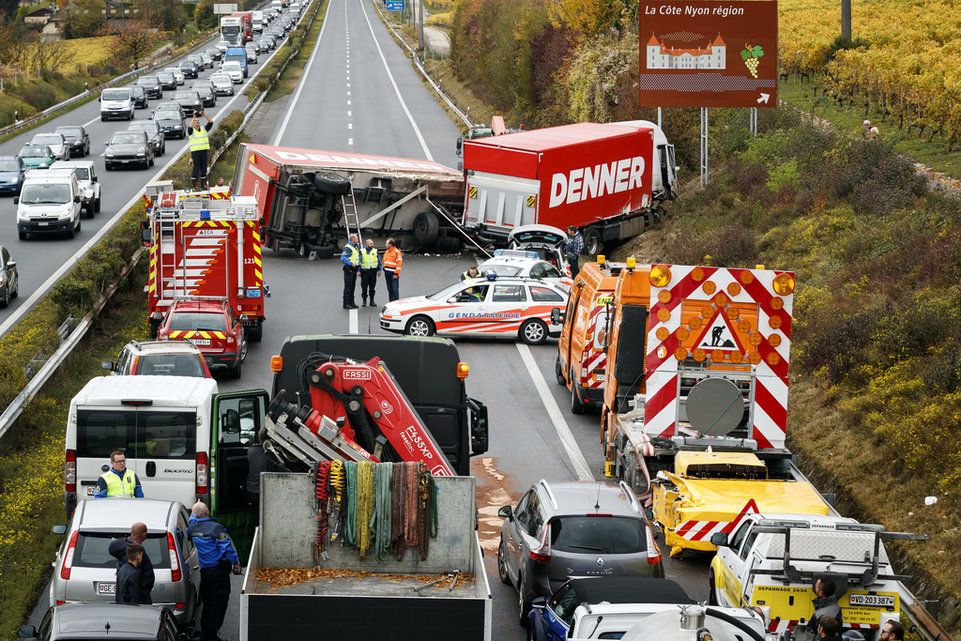 Un Accident De Camions Entraine Un Bouchon Geant Sur L Autoroute 24 Heures
