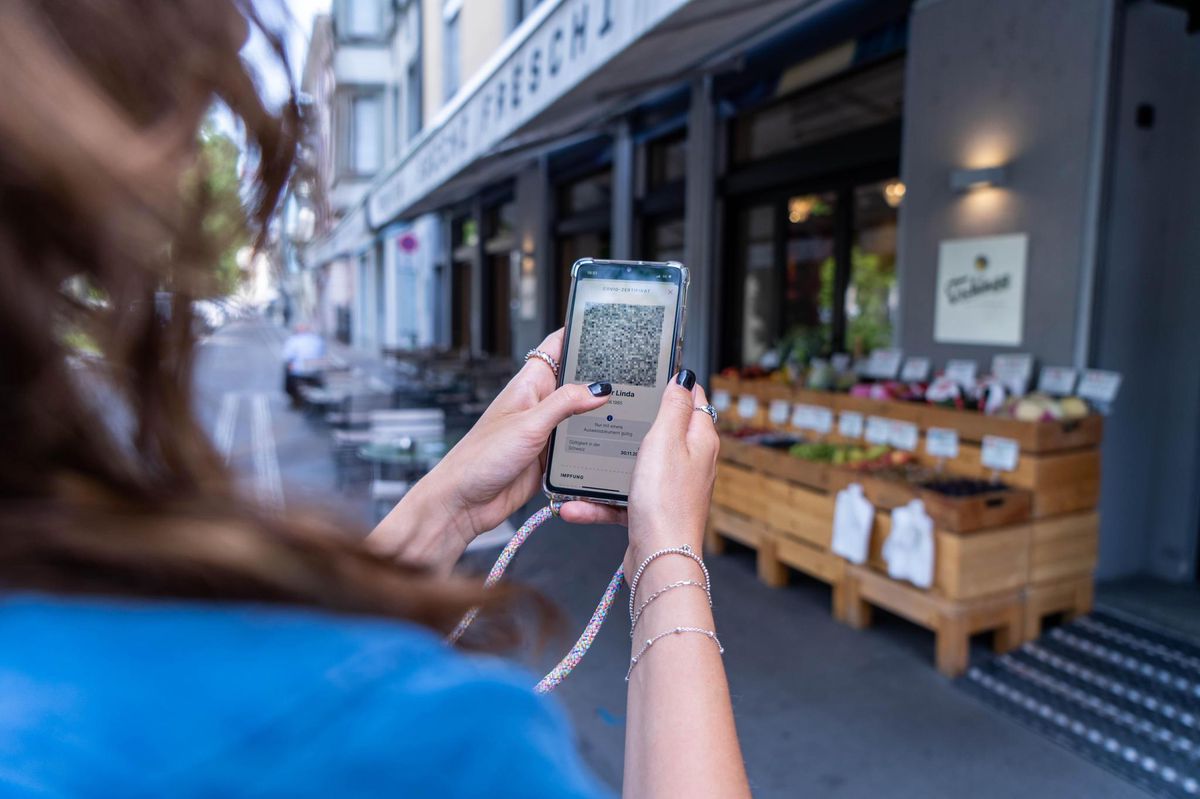 Diskutiert wird in Deutschland ausserdem, die Anwendung des Covid-Zertifikats auszuweiten. 