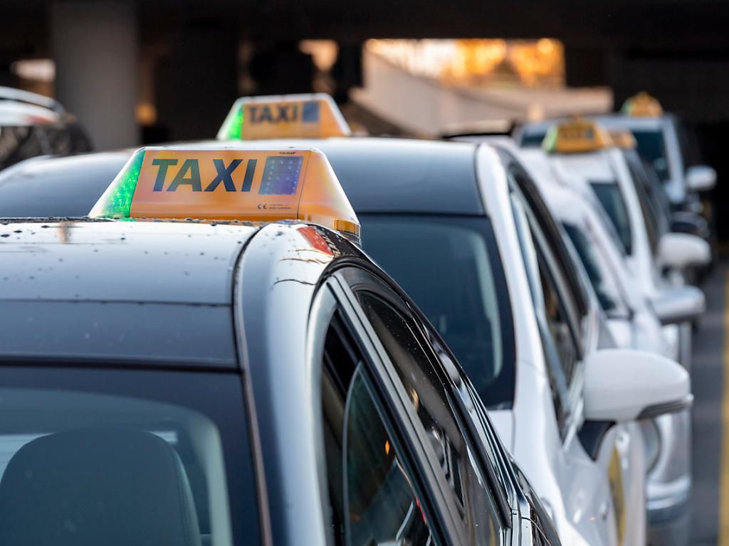 Genève Taxis, restaurants et cafés exemptés de la taxe annuelle 2021