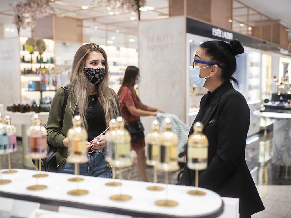 Seit Donnerstag Pflicht: In Zürich braucht es in Läden eine Maske. 