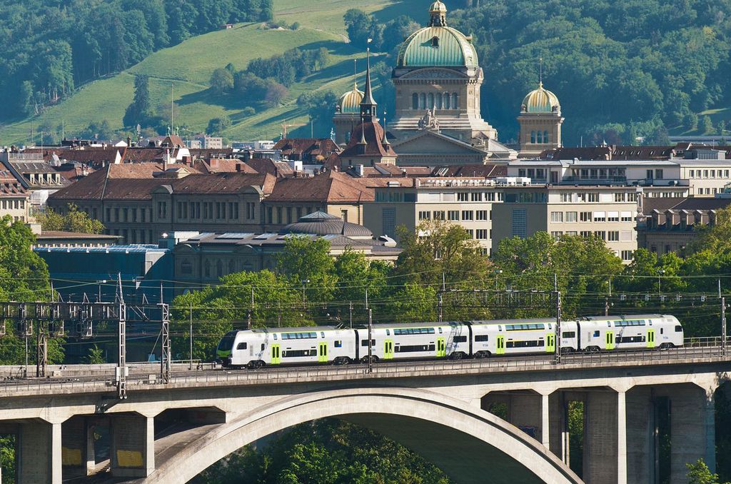 Bls Streicht 30 Stellen Und Friert Lohne Ein Berner Zeitung