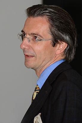 Willy Oggier rechnet mit einem Imageschaden für die Schweiz. «Die Marke Schweiz galt bis anhin als sehr stabil und sicher. Käme raus, dass sie in der Pandemie zu lasch reagierte, könnte dies einen Reputationsschaden zur Folge haben.»