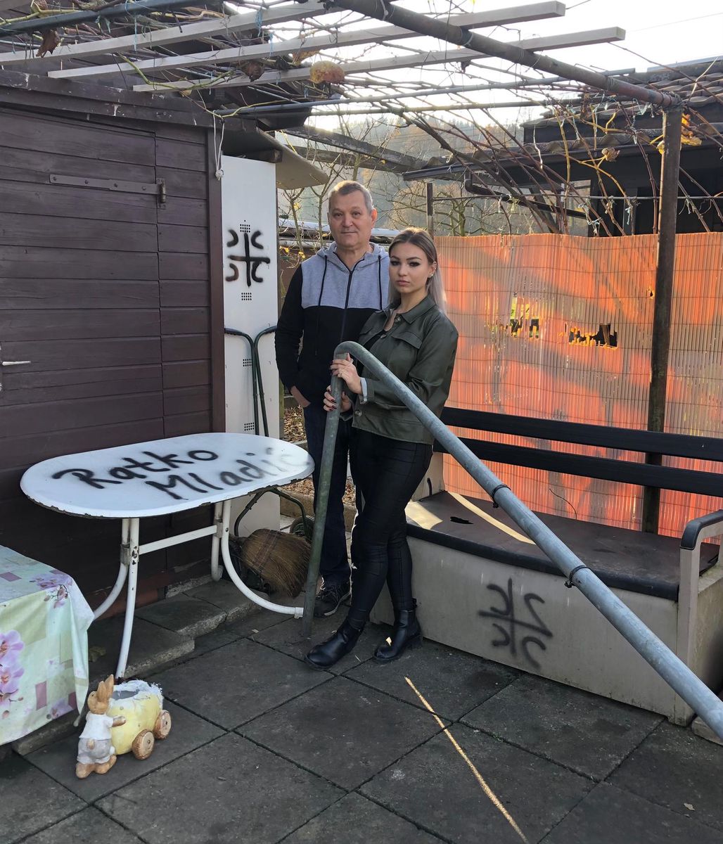 Meliha A.* und ihr Vater sind entsetzt über den Anschlag auf ihren Schrebergarten in Winterthur-Töss. Meliha A.* und ihr Vater sind entsetzt über den Anschlag auf ihren Schrebergarten in Winterthur-Töss.