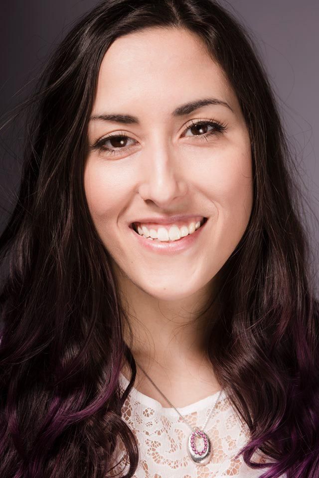 Yasemin Günay (35) ist ausgebildete Game-Designerin. Direkt nach dem Studium gründete sie mit vier Mitstudenten die Firma Koboldgames. Yasemin Günay (35) ist ausgebildete Game-Designerin. Direkt nach dem Studium gründete sie mit vier Mitstudenten die Firma Koboldgames.