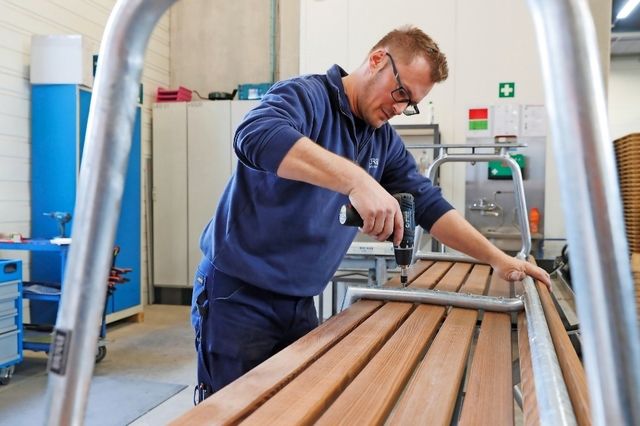 Das Landi-Bänkli geht mit der Zeit | Zürcher Unterländer