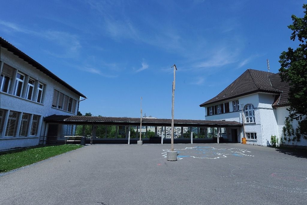 Im Schulhaus Ort wird es eng | Zürichsee-Zeitung