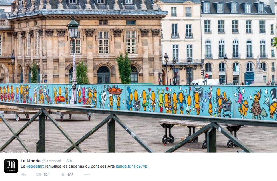 Paris Le Pont Des Arts Troque Ses Cadenas Contre Du Street Art 24 Heures