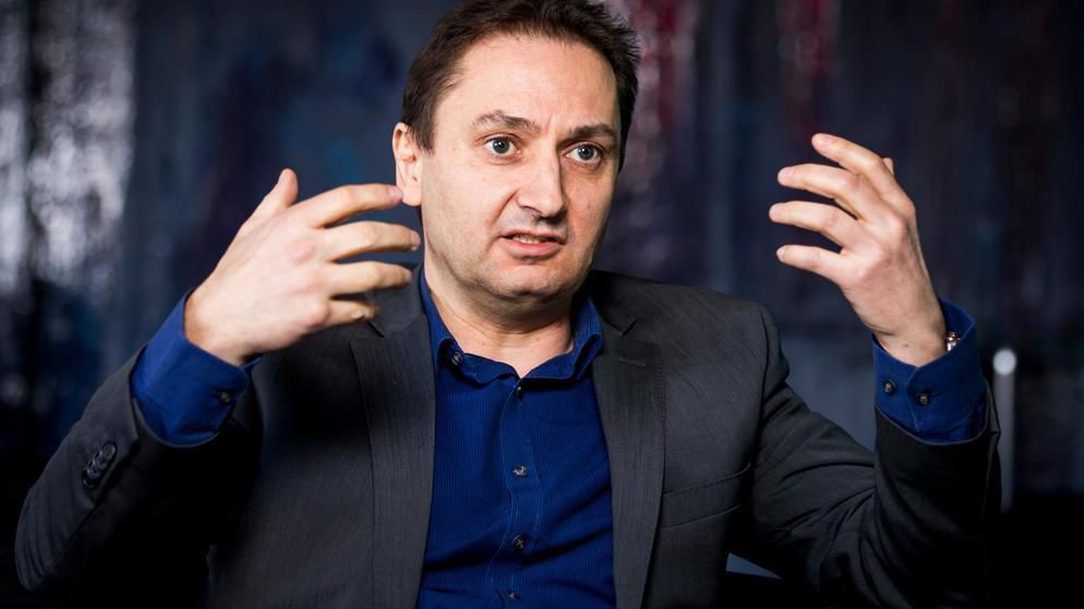 Ins Leben gerufen wurde die Demonstration unter anderem auch von Patrick Jetzer. Der gelernte Pharmafachmann ist auch in Vereinen wie wirsindanderermeinung.ch aktiv und selber politisch engagiert.