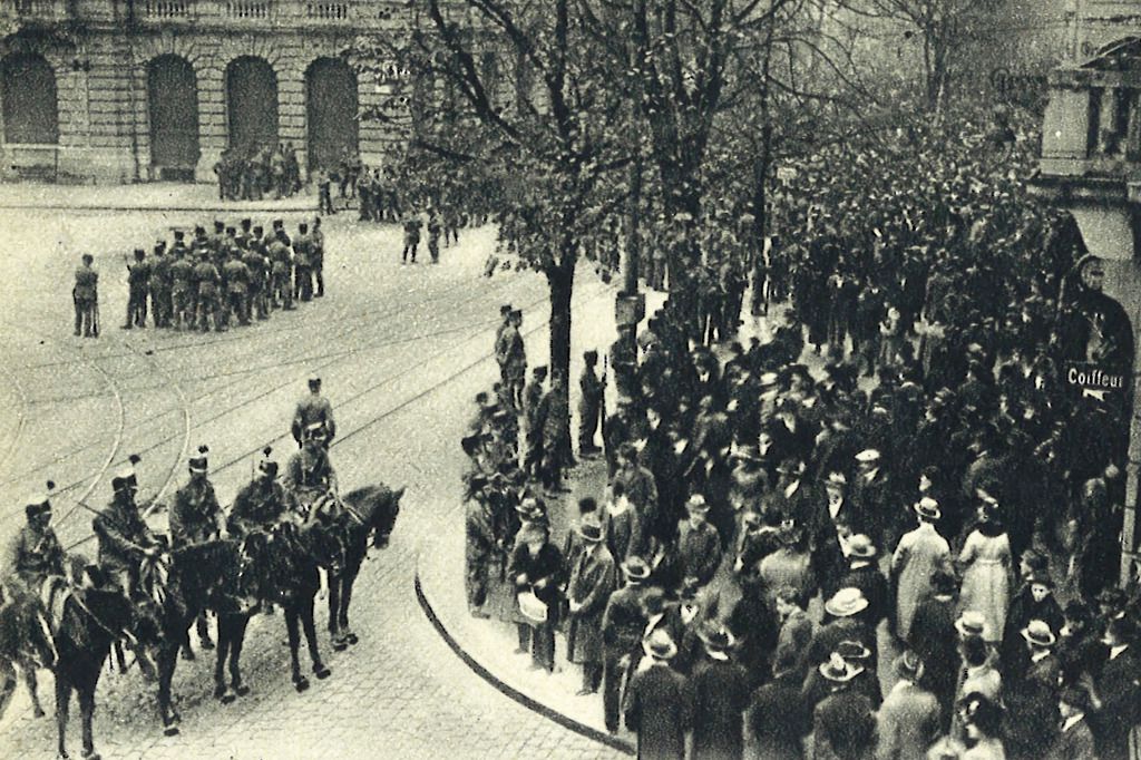 Greve Generale Angleterre Le 12 novembre 1918: la grève générale envoie la troupe dans les rues
