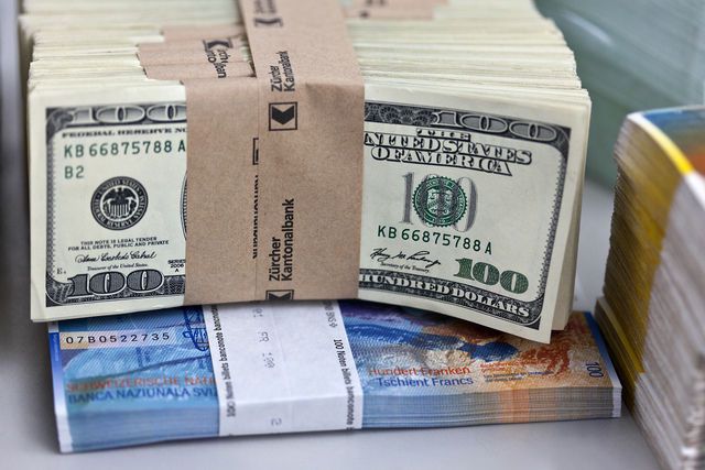 Pour l’heure toutefois, posséder une fortune libre de un million de dollars n’implique pas d’être millionnaire en francs, un million de dollars valant environ 950’000 francs. 