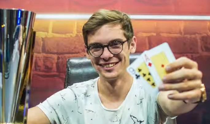 Pokerspieler im Interview – «Mit der ersten Million kam der Druck» - Vimarsana News