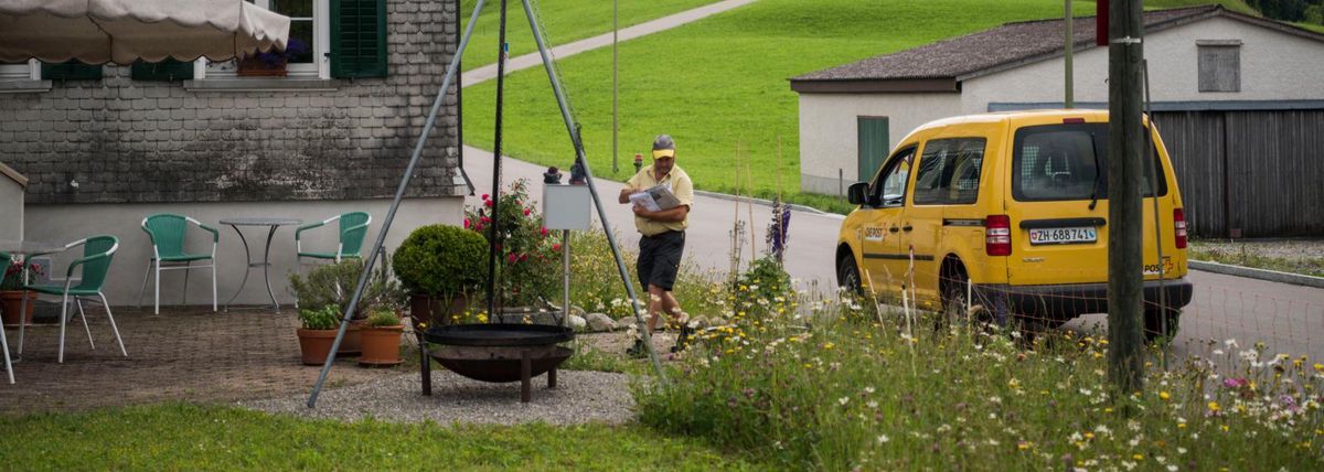 Abbau bei Poststellen – Nun erhalten auch grössere Gemeinden nur noch das Mini-Angebot der Post - Vimarsana News