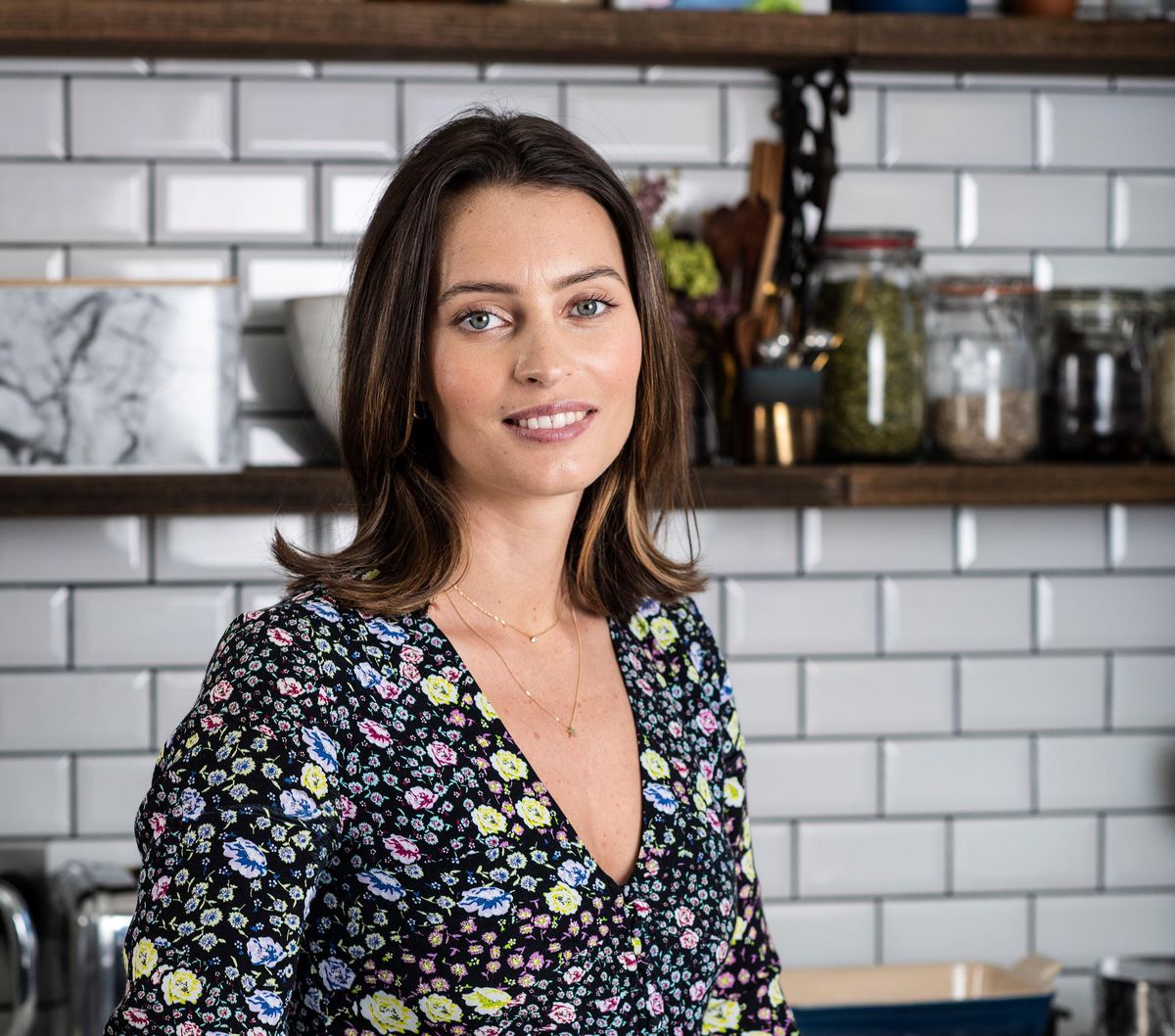 Porträt Food-Bloggerin Ella Mills – Sie steht hinter dem Koch-Imperium Deliciously Ella - Vimarsana News