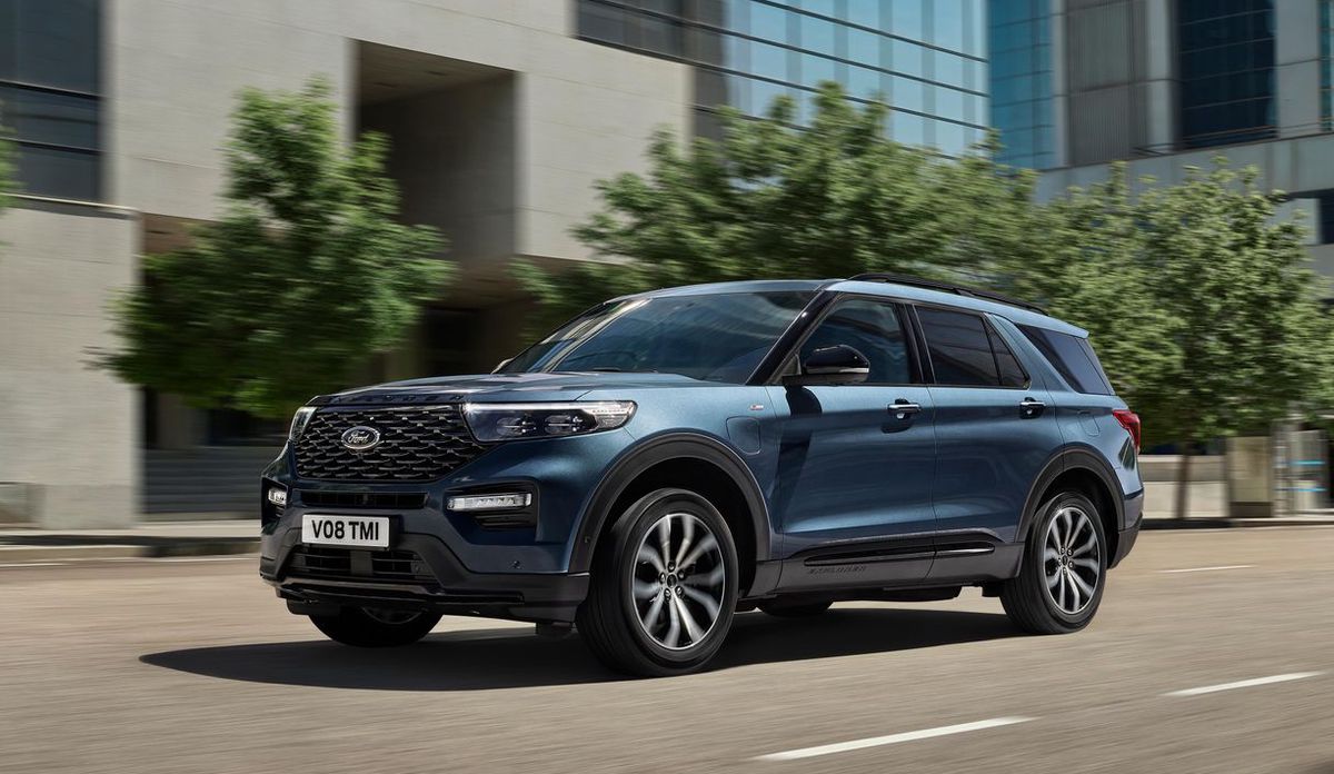 Auf dem Papier gibt sich der 5-Meter-SUV Ford Explorer dank Plug-in-Hybridantrieb mit einem Verbrauch von 3,2 Litern zufrieden.