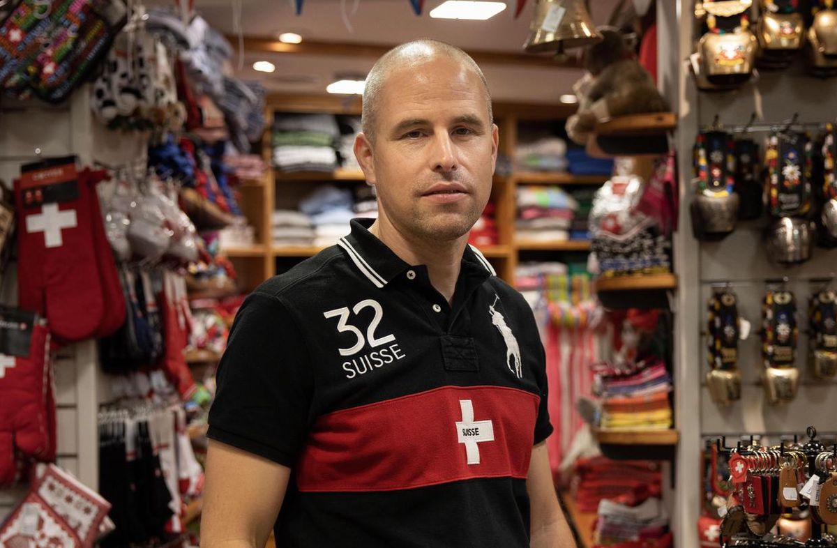 Ältester Zürcher Souvenirladen vor dem Aus – Er bleibt auf seinen Chueli-Gürtel und Älpler-Glocken sitzen - Vimarsana News