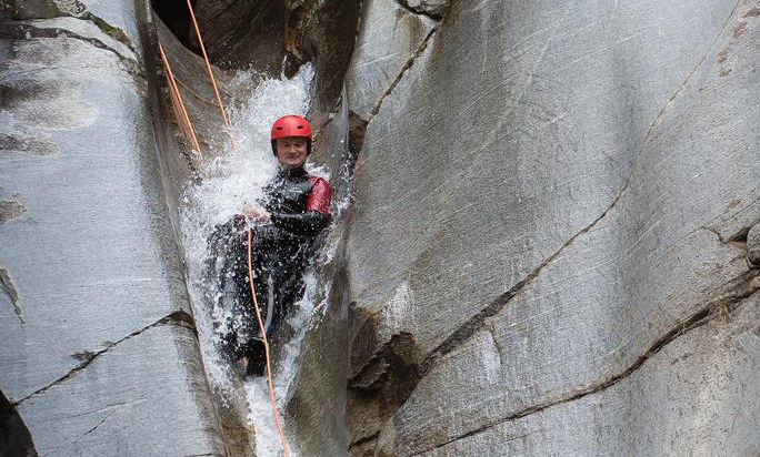 Im Lodrino-Tal hat sich am Abend des 18. Juni ein Unglück ereignet: Eine Person aus der Gruppe verschwand während der Canyoning-Fahrt plötzlich.