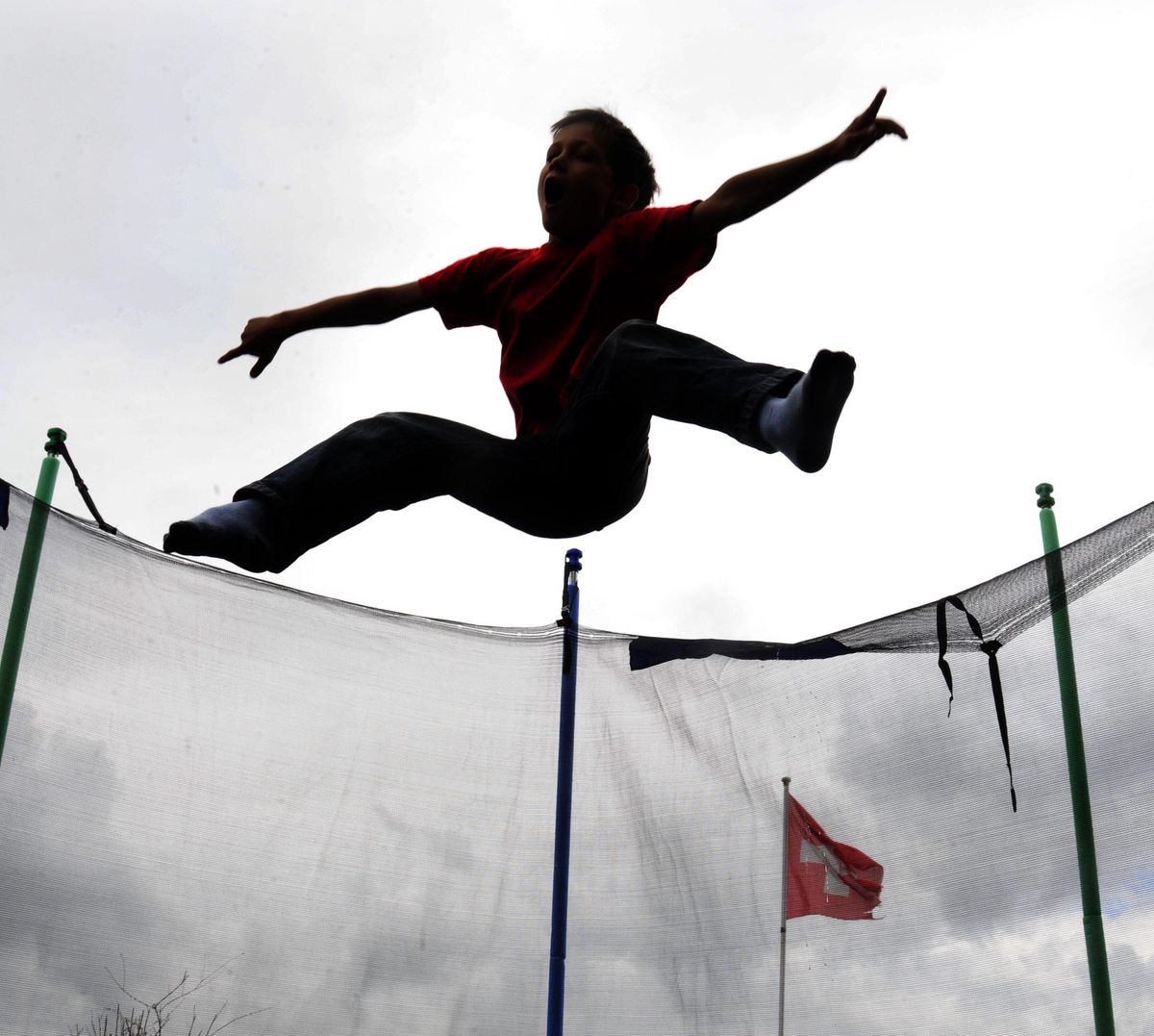 Unfallfalle Trampolin – Sprung ins (Un-)Glück - Vimarsana News