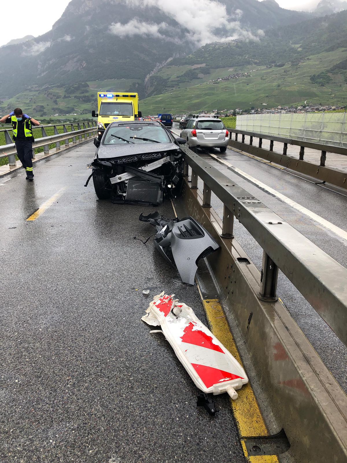 valais-un-automobiliste-entre-la-vie-et-la-mort-apr-s-un-accident