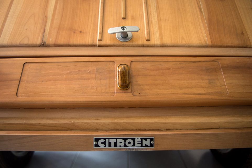 Insolite Une 2cv En Bois Prete A Rouler Tribune De Geneve