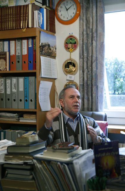 Mustafa Memeti ist Imam des Muslimischen Vereins Bern und spricht fünf Sprachen. Der 52-Jährige ist verheiratet und Vater von drei Kindern.