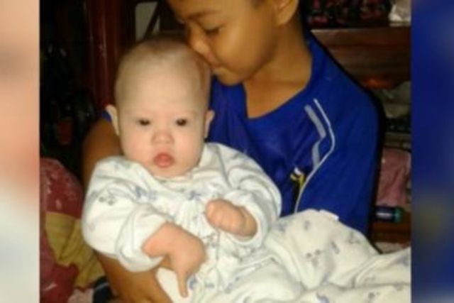 Thailande Ils Abandonnent Un Bebe Trisomique A Sa Mere Porteuse 24 Heures