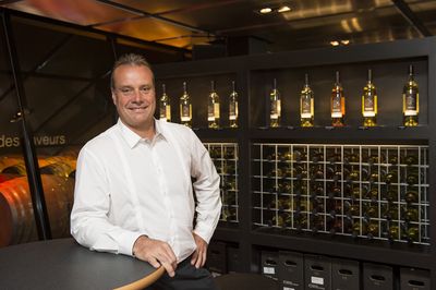 Affaire Giroud L 39 Ombre De Dominique Giroud Plane Sur Chateau Constellation Le Matin