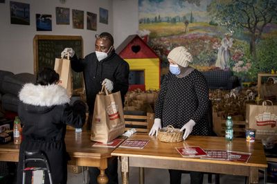 Coronavirus La Deuxieme Vague D Aide Alimentaire Arrive En Suisse Romande Le Matin