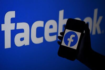 Facebook offre la possibilité d’alerter sur les contenus extrémistes