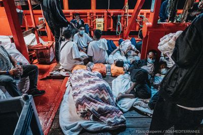 L’Ocean Viking autorisé à débarquer 572 migrants en Sicile
