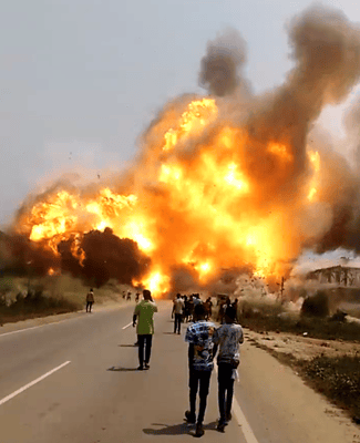 Ghana: un accident routier provoque une explosion, 17 morts