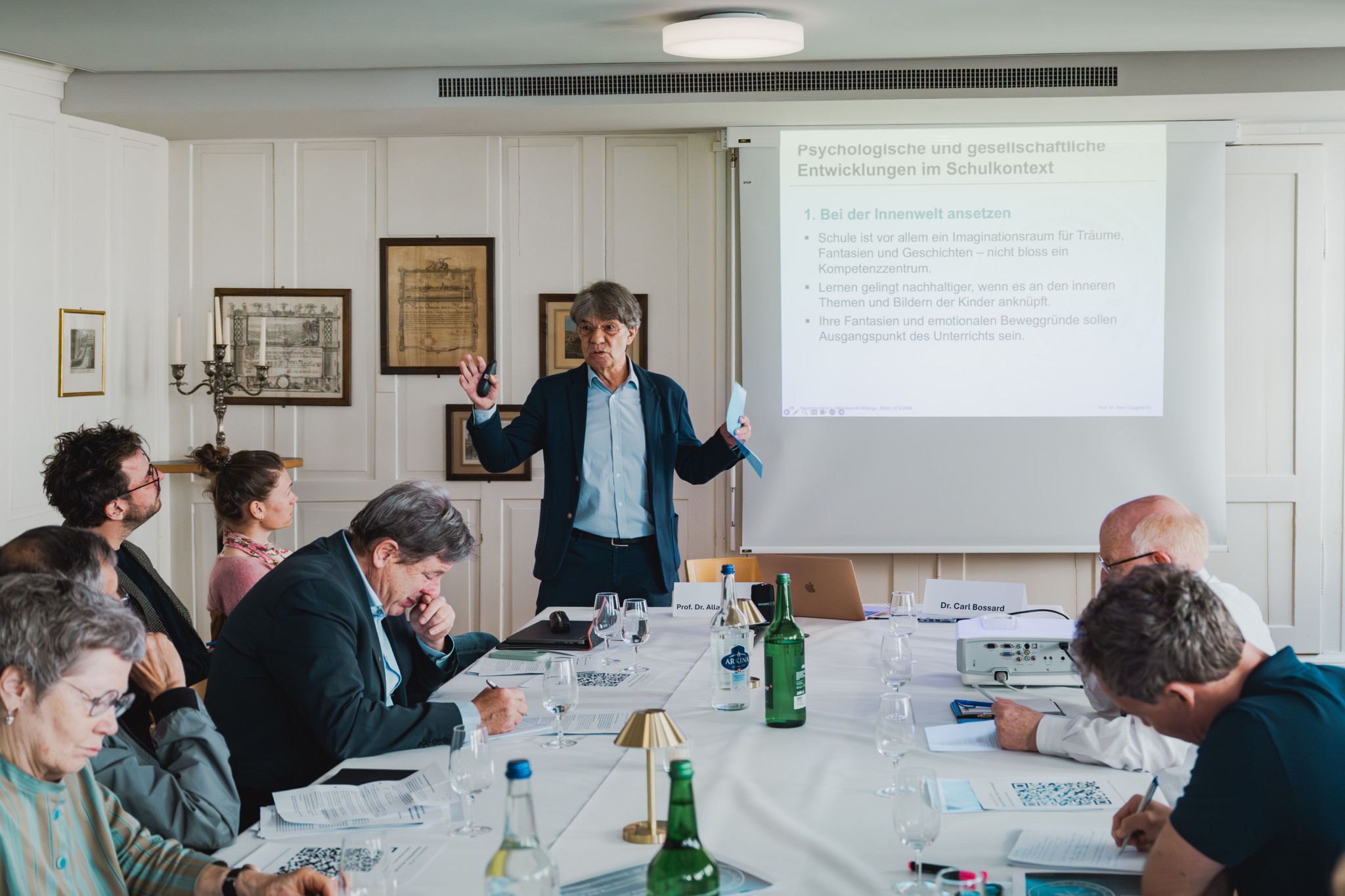 Streitpunkt Schule: Ungewöhnliche neue Allianz fordert eine Schule mit Fokus auf Lesen, Schreiben und Rechnen